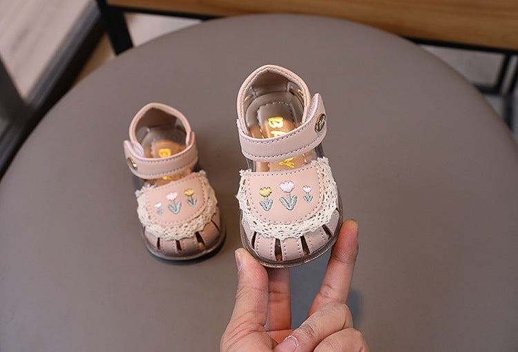 Platform Sandals Retro Children's Shoes Fashion Flroal Sandals for Baby Girl Beach Shoes Beautiful School Kids Shoe Girls H06019