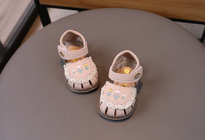 Platform Sandals Retro Children's Shoes Fashion Flroal Sandals for Baby Girl Beach Shoes Beautiful School Kids Shoe Girls H06019