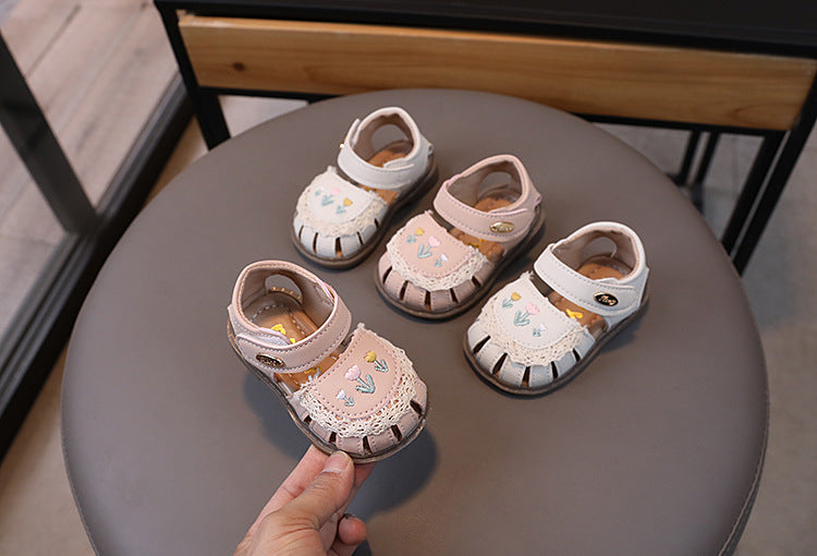 Platform Sandals Retro Children's Shoes Fashion Flroal Sandals for Baby Girl Beach Shoes Beautiful School Kids Shoe Girls H06019
