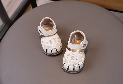 Platform Sandals Retro Children's Shoes Fashion Flroal Sandals for Baby Girl Beach Shoes Beautiful School Kids Shoe Girls H06019