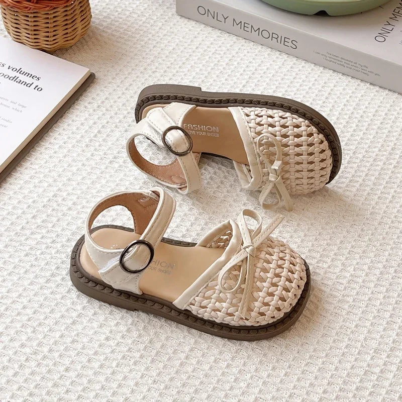 Kids Summer Casual Sandals Sweet Bow Girls Woven Flat Shoes Non-slip Children's Hollow-out Beach Sandals for School Daily Wear
