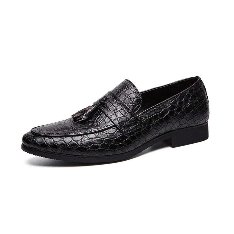 Mens British Loafers Solid Color Pointed Toe Tassel Slip On Classic Fashion Business Casual Formal Wedding Dress Shoes for Men