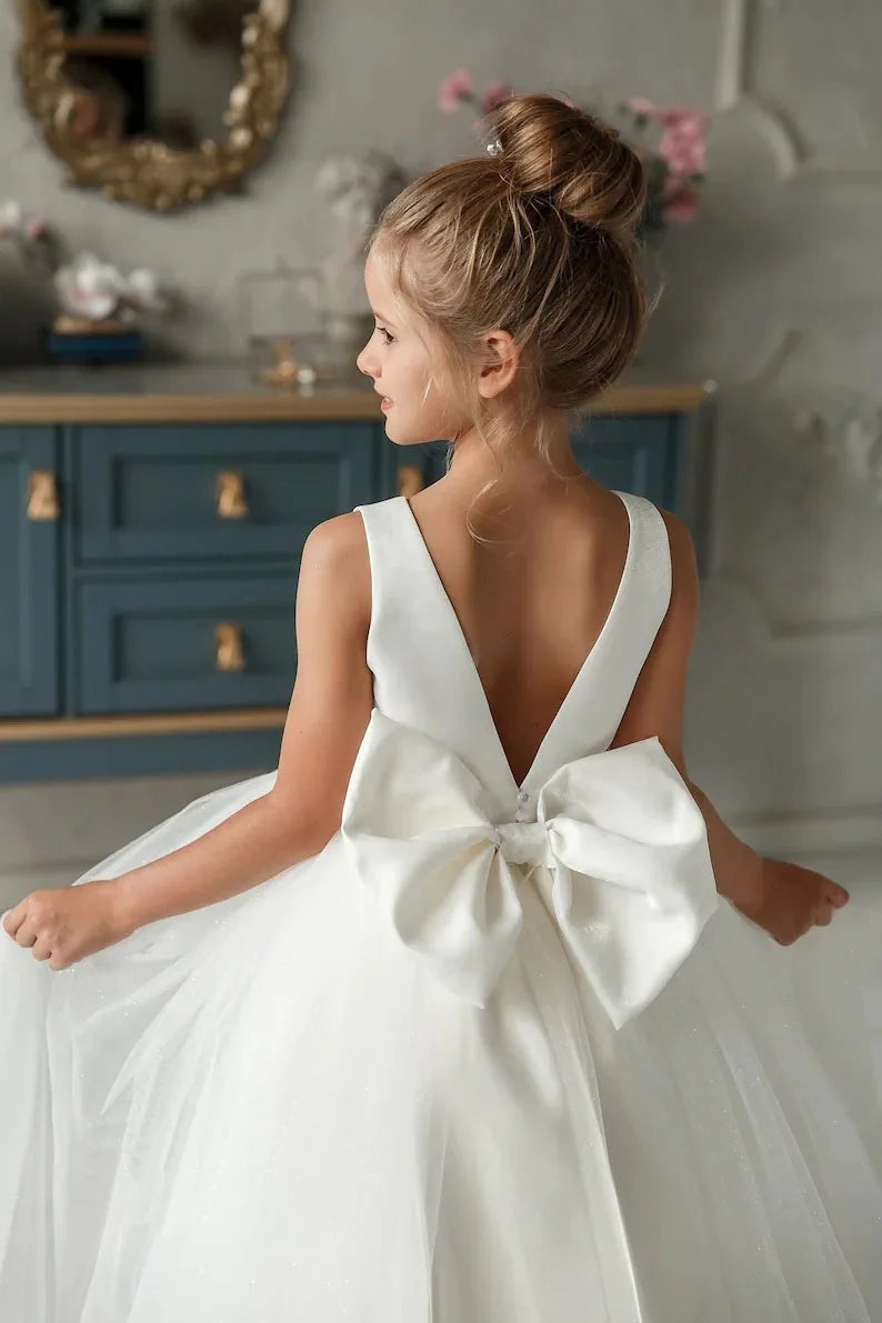 Communion Girl Dress Lace Appqulies Bodice Floor-length Skirt Puffy Dress with Long Train Formal Party Toddler Clothe