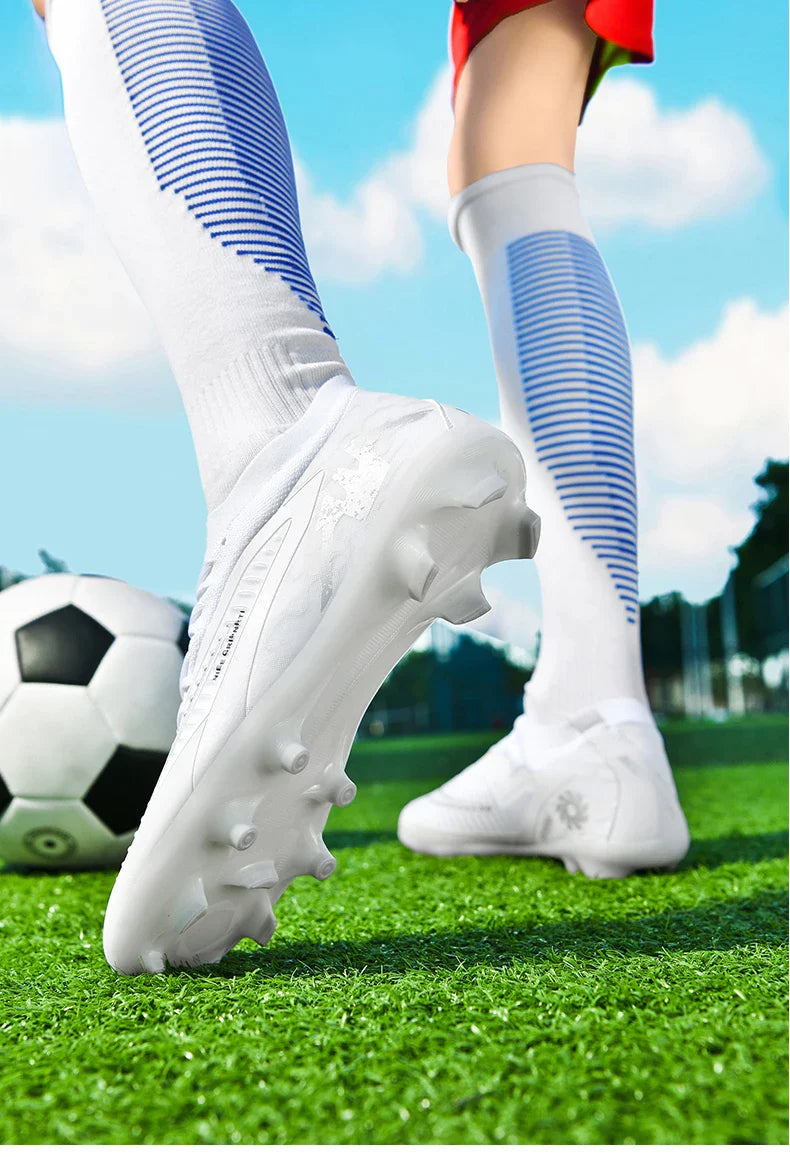New Men Football Boots Breathable Unisex Ultralight Wholesale Professional Indoor Training Soccer Shoes Futsal Drop Shipping