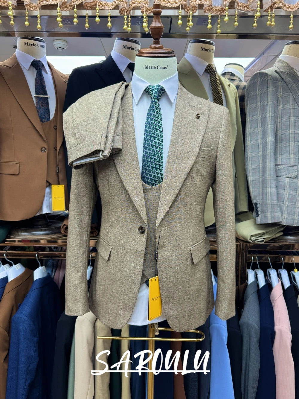 Three Pieces Peak Lapel Men's Suit Set, 4 Colors Fashionable Dancing Tuxedo, Casual One Button Business Outfit For Man