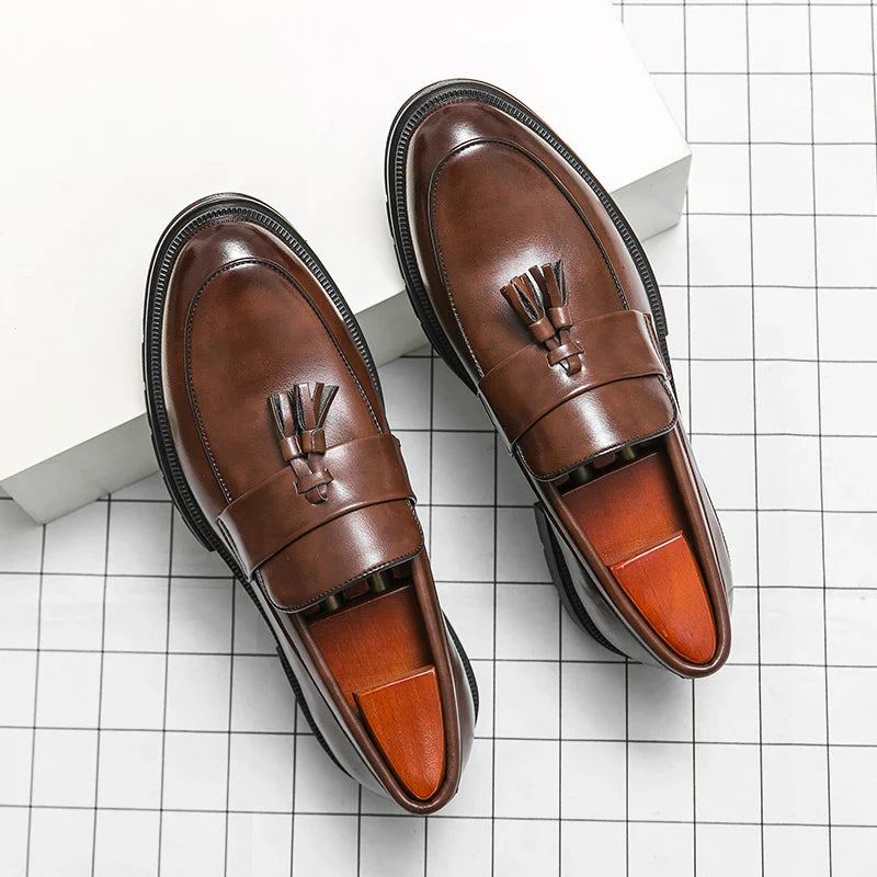 Men's Dress Shoes Classic Social Brogues Casual Leather Shoes For Men Formal Office Wedding Shoes Male Tassel Leather Loafer Man