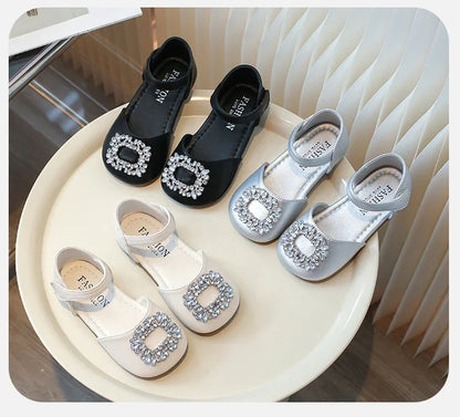 New Children's Sandals Summer Rhinestone Buckle Sandals for Girls Fashion Elegant Kids Princess Causal Wedding Flat Sandals Soft