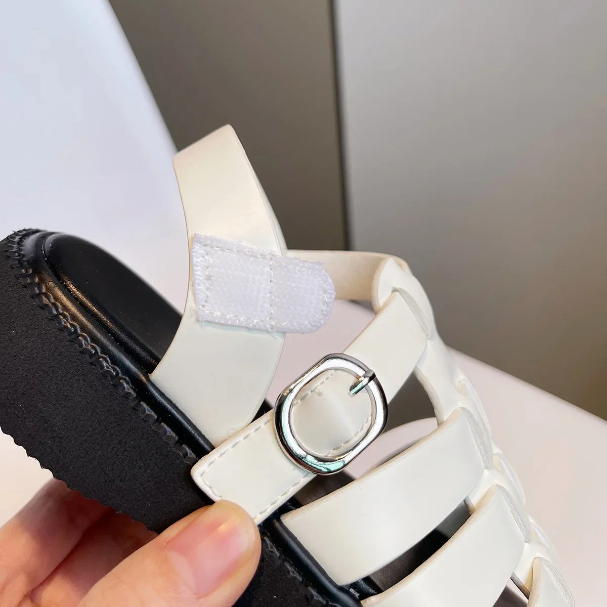 Children's Summer Sandals Girls Woven Baotou Princess Shoes Non-slip Hollow Roman Soft Sole Leather Shoes Buckle Roman Slippers