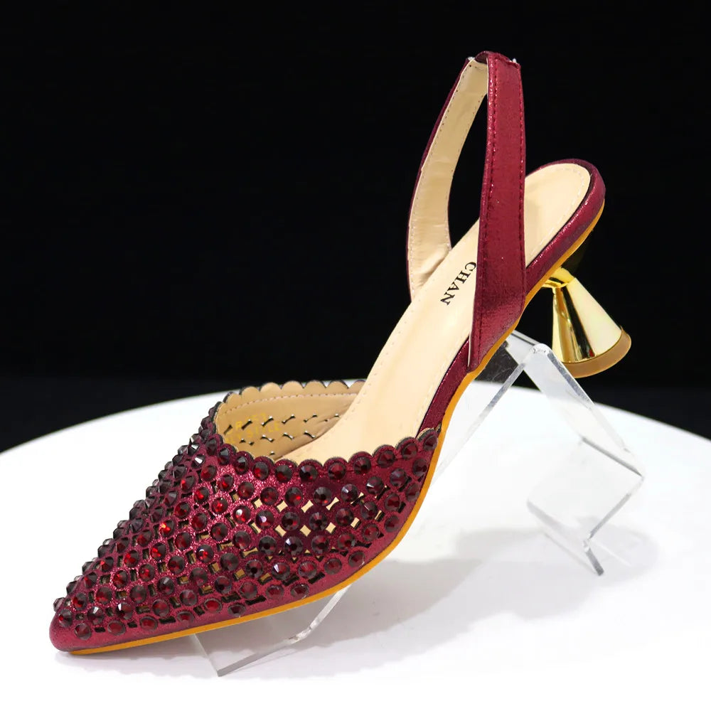 Sapatos de Salto Fino Femininos Elegantes - Scarpin Vinho com Pedras, Conjunto de Sapatos e Bolsas Italianas