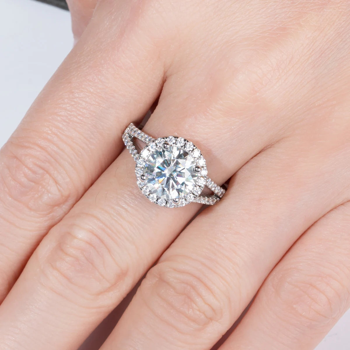 3ct Round Cut D Color Moissanite Halo Engagement Ring 18K Gold Plated Luxury Wedding Band Rings Jewelry Women Wholesale