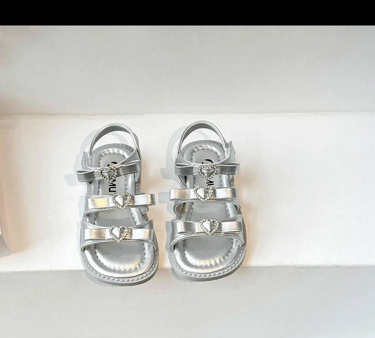 Girls Sandals New 2024 Summer Kids Fashion Bowknot Heart Princess Sandals Party Dress Shoes Children Soft Sole Beach Flats Shoe