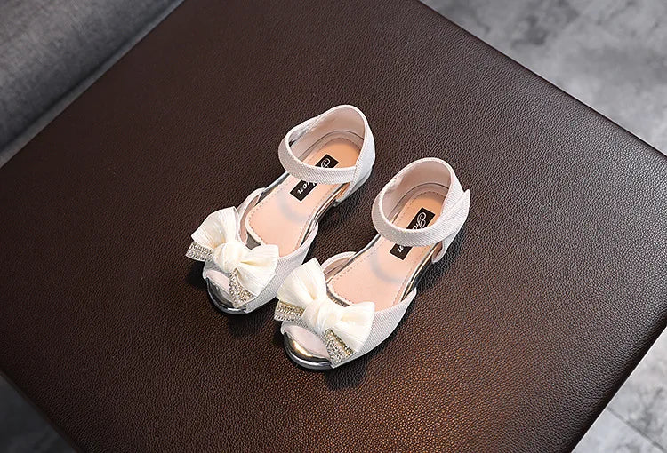 2026 New Children Sandals Rhinestone Bow Wedding Princess Girls Sandal Party Dance Baby Student Flats Kids Performance Shoes