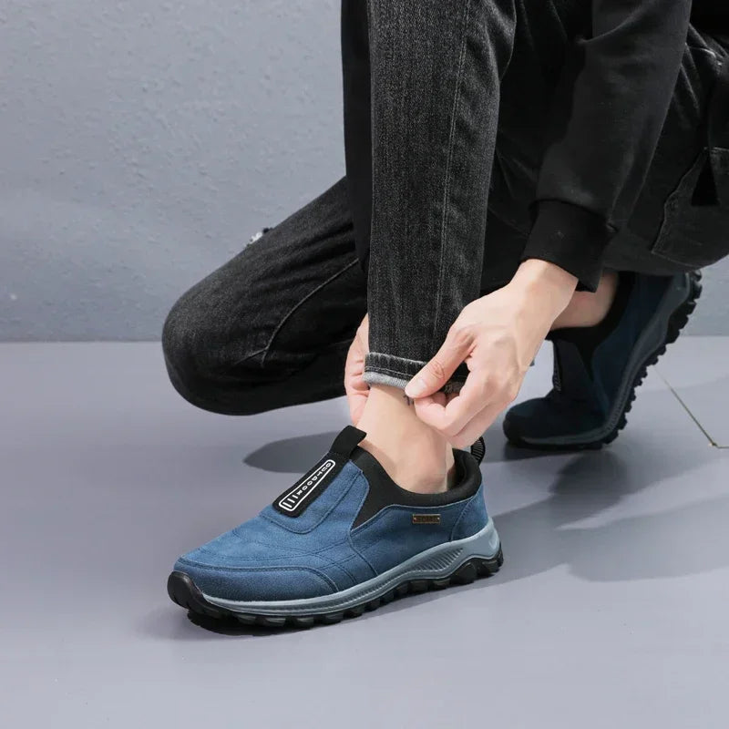 Outdoor Hiking Shoes Men Sneakers Slip on Casual Men Shoes Breathable Suede Leather Shoe Anti-skid Walking Shoes Footwear