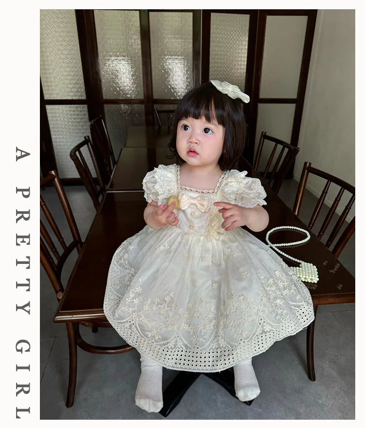 Vestido de princesa Lolita francês para meninas, vestido novo estilo verão para um ano de idade, lindo vestido branco de manga curta para menina fofa