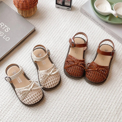 Kids Summer Casual Sandals Sweet Bow Girls Woven Flat Shoes Non-slip Children's Hollow-out Beach Sandals for School Daily Wear