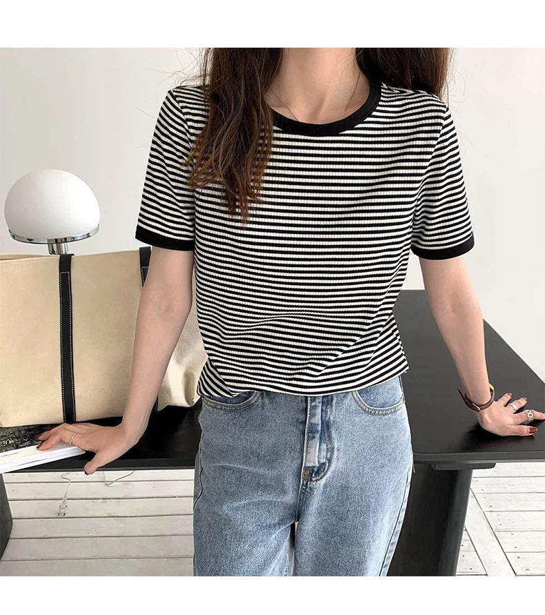 Striped Short Sleeve T-shirt Women's Summer New Korean Version Loose Retro Contrast Slim Round Neck Top Women's Fashion Casual