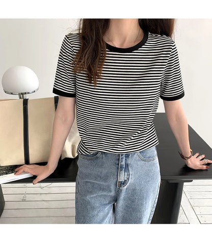 Striped Short Sleeve T-shirt Women's Summer New Korean Version Loose Retro Contrast Slim Round Neck Top Women's Fashion Casual