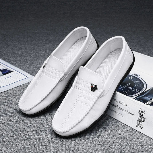 Sapatos Casuais de Couro Masculino Fashion Slip on Italiano Mocassins Formais Marca de Luxo Confortáveis Mocassins Masculinos Sapatos Masculinos Macios para Dirigir