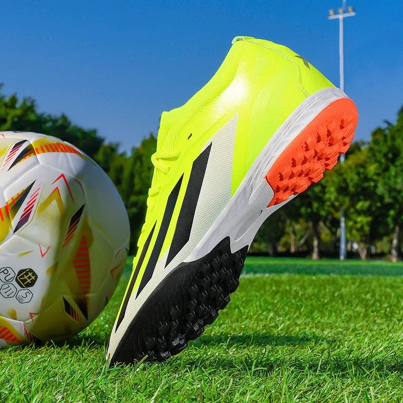 New Football Field Boots Ultralight Men Soccer Shoes Society Comfortable FG Boy Studded Sneaker Original Football Boots Sports