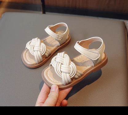 Children Fashion Girls Sandals Casual Weave Breatheable 2023 New Summer Beach Shoes Princess Flats Hook & Loop Chic Kids Korean