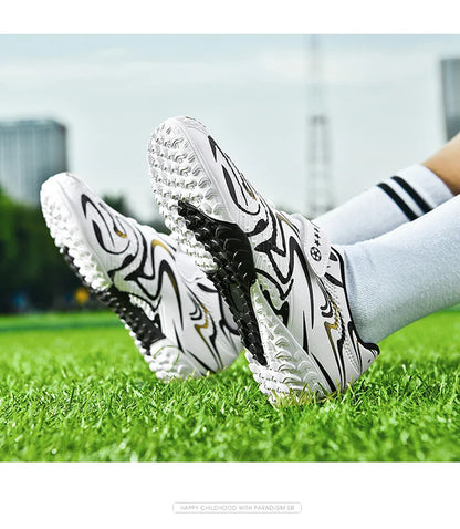 New Kids Soccer Shoes Original Football Shoes Boy Girl Indoor Professional Football Field Boots Society Cleats Non Slip Sneakers