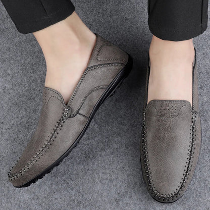 Fashion Men Casual Leather Shoes Luxury Italian Soft Men Loafers Handmade Moccasins Men Breathable Slip on Boat Shoes Plus Size