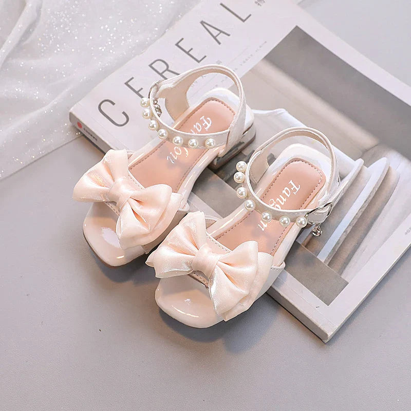 Sweet Girl's Sandals Bowtie Beading Patent Leather Children Sliders Summer Party Elegant Low Heel Black Beige Kids Shoes 26-36
