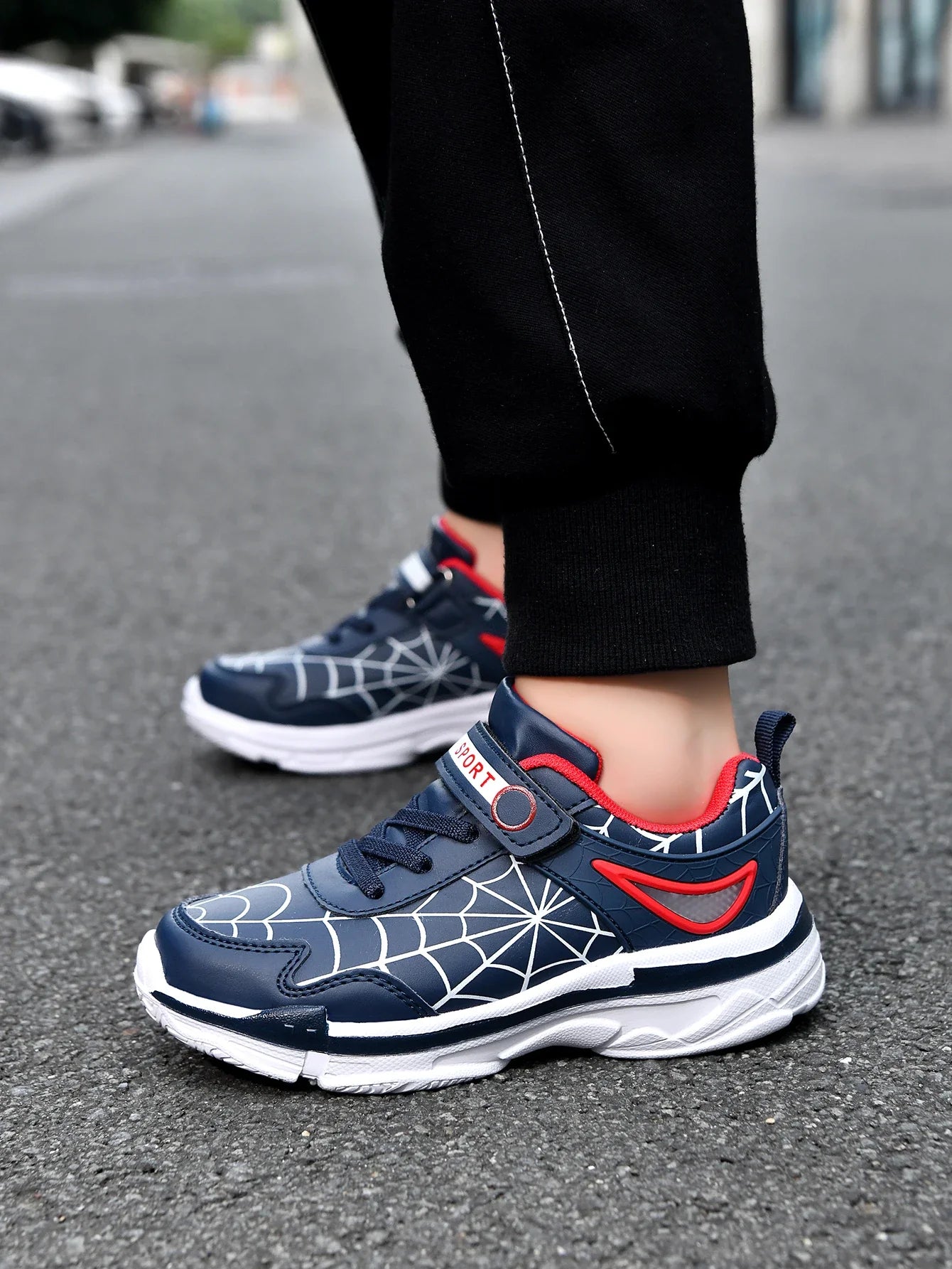 New children's shoes boys cartoon spider sneakers students casual light running shoes children's non-slip basketball shoes 26-38