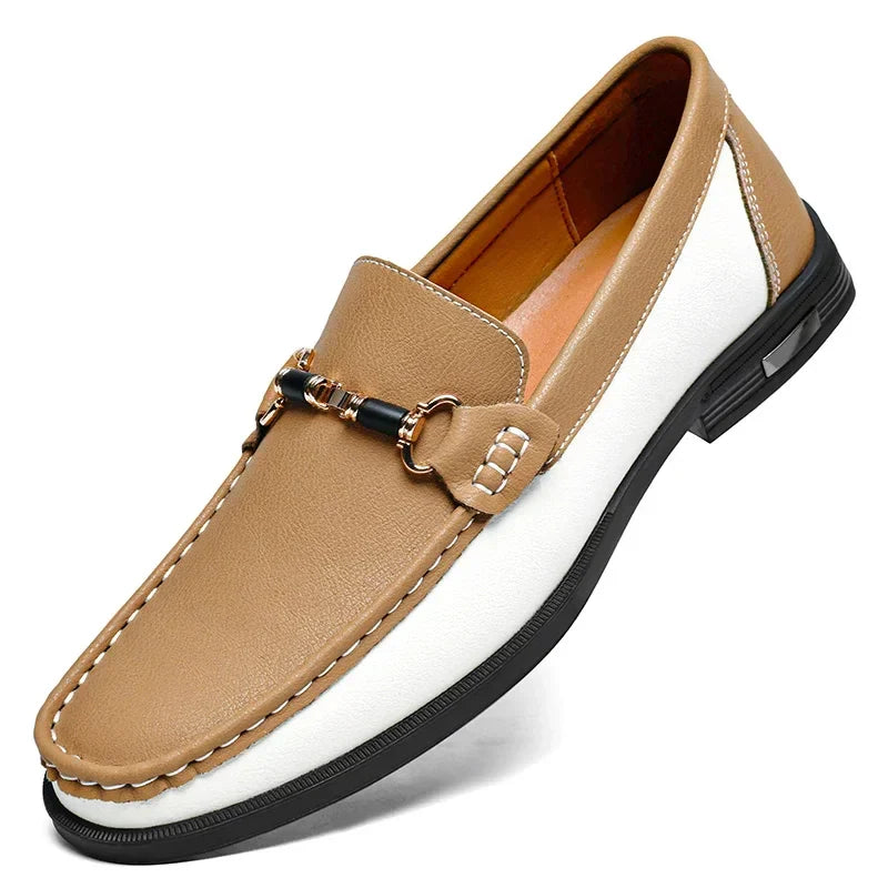 Sapatos Masculinos de Couro Genuíno de Marca de Luxo Mocassins de Casamento Sem Cadarço Nova Tendência Fivela de Metal Sapatos Masculinos Versáteis para Negócios