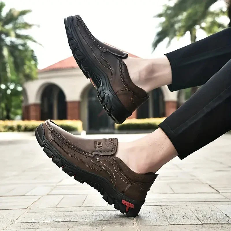Sapatos Masculinos de Couro Artesanais Casuais para Uso ao Ar Livre Loafers Masculinos de Couro Mocassins Sapatos de Caminhada Antiderrapantes