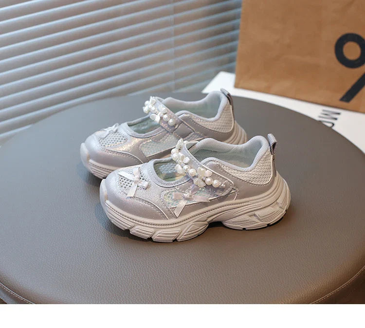 Girls Hollowed-out Mesh Sports Sneakers with Beaded Bow 2026 New Summer Toddler Barefoot Beach Shoes Platform Versatile Sandals