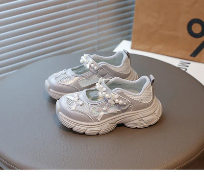 Girls Hollowed-out Mesh Sports Sneakers with Beaded Bow 2026 New Summer Toddler Barefoot Beach Shoes Platform Versatile Sandals