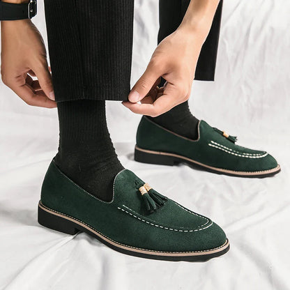 Mocassins com Borla Versão Coreana Masculinos Tamanhos Grandes 37-47 Verdes Sapatos Masculinos de Couro Camurça da Moda Sapatos Sociais Sapatos Masculinos para Dirigir