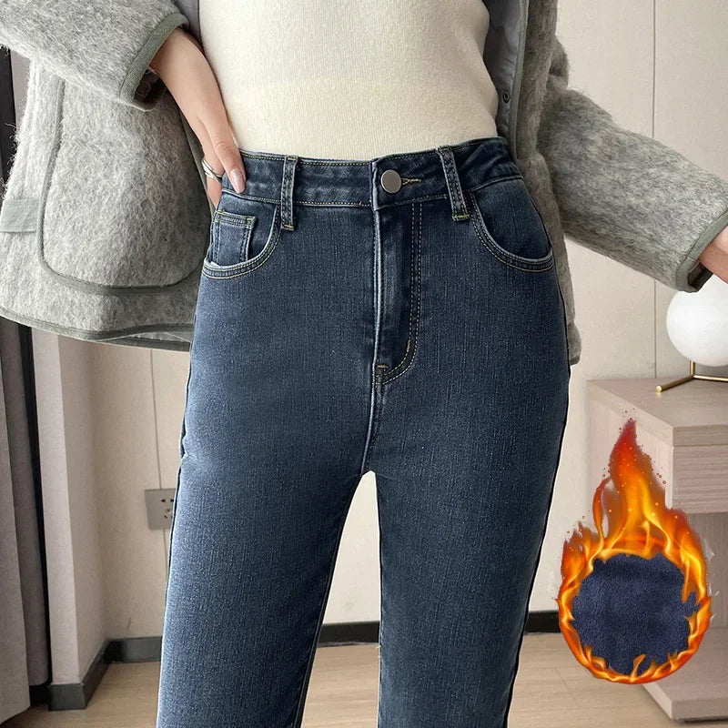 Fashion New Women Warm Plush Flared Jeans Thermal Fleece Loose Denim Pants Female High Waist Urban Straight Flare Trouser