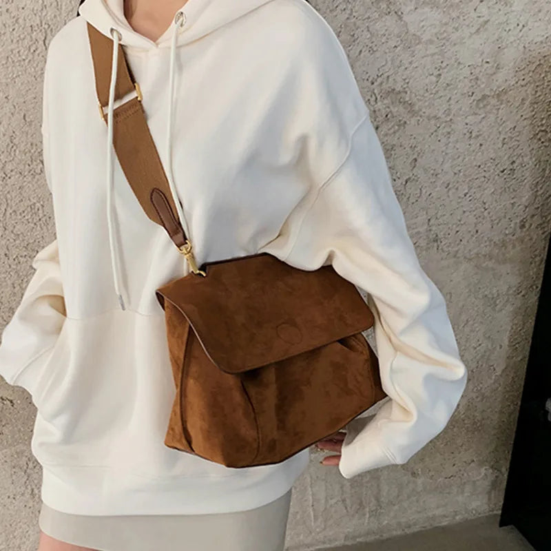 Suede Leather Women's Shoulder Bag Magnetic Button Messenger Bag Large Capacity Work Outing Velvet Tote Bag for Women Daily Use