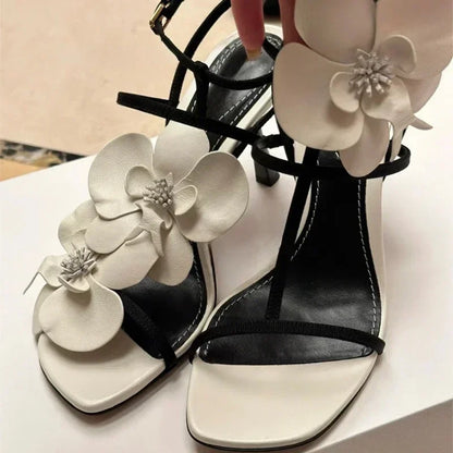 Elegant White Flower Decoration Heeled Sandals for Women Sexy Open Toe Ankle Strap Designer Shoes Fashion Wedding Bridal Shoes