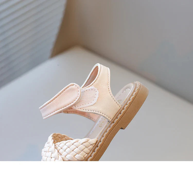 Toddlers Girls Sandals Kids Princess Beach Shoes 2026 Brand New Cross Tied Weave Style Fashion Children Summer Sandals Soft Cute