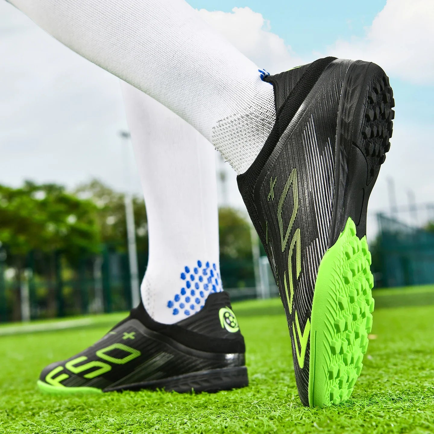 Without-lace F50+ Mens Soccer Shoes Boys Training Non-Slip Turf Soccer Cleats TF/FG Football Sneakers Chuteira Campo 35-45