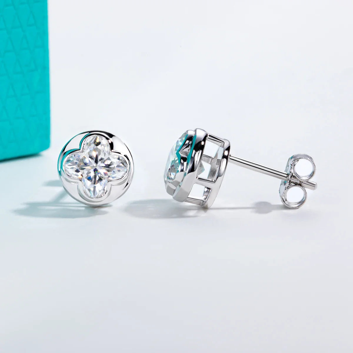 2cttw Four-Leaf Clover Cut Moissanite Bezel Earrings 925 Sterling Silver 18K Gold Plated Stud Earring for Women