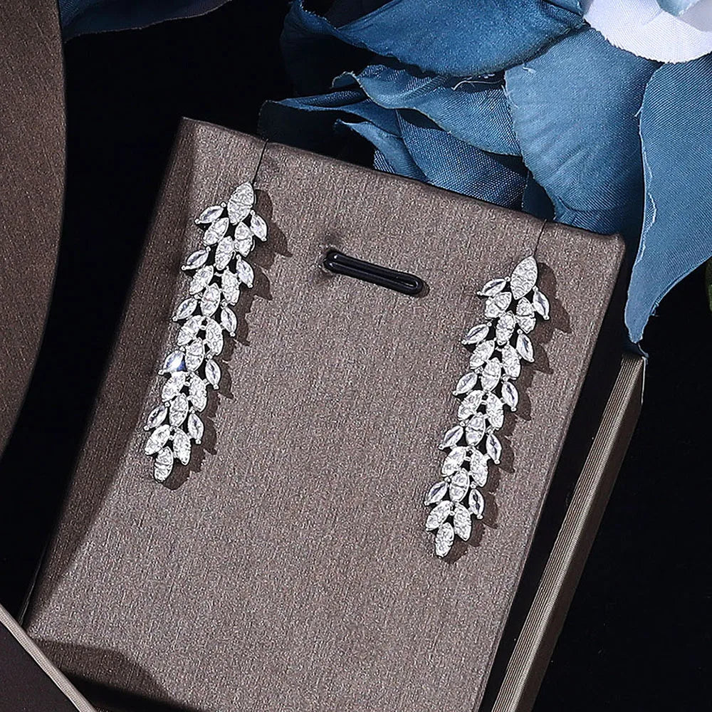 2023 Novo Conjunto Quente de 4 Peças Noiva Nigeriana Zircônia Cúbica Dubai Colar Pulseira Brincos Zircônia Cristal Conjunto de Joias de Casamento