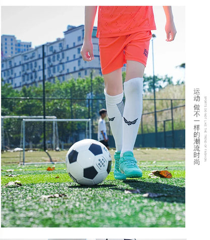 New Children Soccer Shoes Cleats Boys Football Boots TF Breathable Ultralight Grass Training Fast Athletic Sneakers 28-39