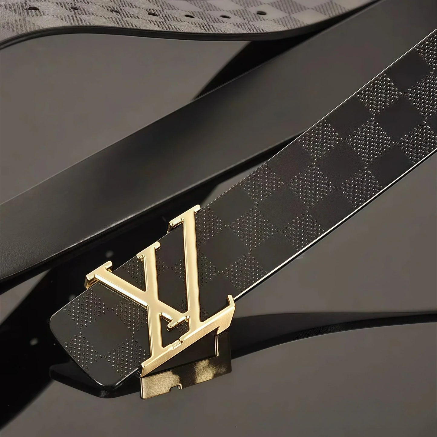 Light Luxury Mens Leather Belt Smooth Buckle Genuine Cowhide Perforated Pattern Fashion Trendy High End Versatile