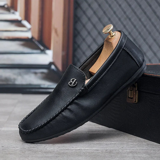 Sapatos Casuais Masculinos Couro Genuíno Marca de Luxo Mocassins Italianos Respiráveis Slip-on Sapatos Masculinos para Dirigir Chaussure Homme