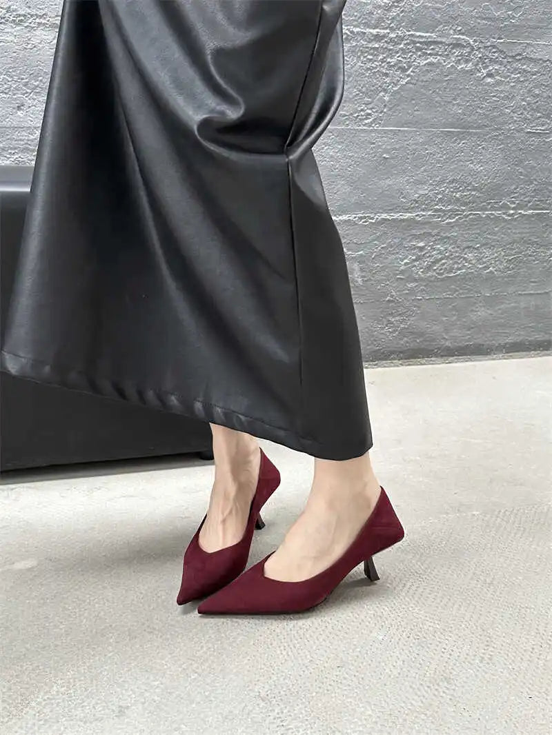 Sapatos de salto alto femininos de bico fino para o outono de 2024, sapatos sexy e rasos, sapatos de salto fino elegantes para mulheres, sapatos de festa, sapatos de salto alto, sapatos elegantes de festa, sapatos femininos.