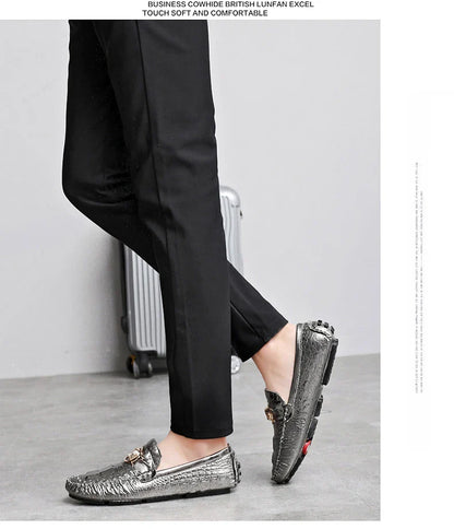 Slip-On Men's Shoes Crocodile Pattern 2025 Spring and Summer Fashion British Trendy Bright Leather Shiny Lazy Casual Beanie Shoes Handmade