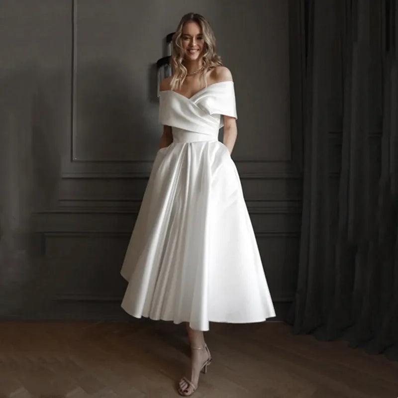 Customized Sexy A-Line Wedding Dress Strapless Boho Wedding Gown Simple Off The Shoulder Plain Backless Lace Up Robe De Mariee