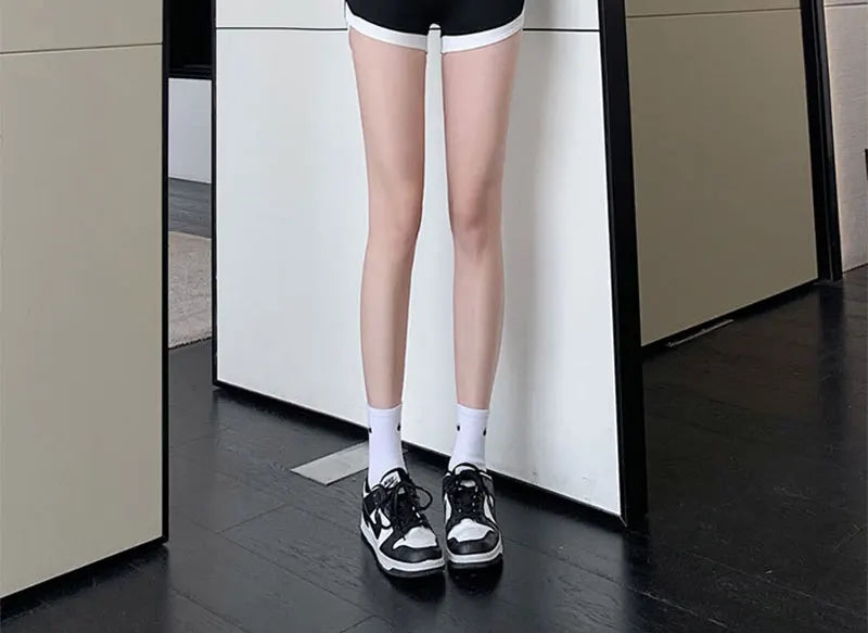 Summer wearing thin contrasting shorts leggings high waisted Barbie safety pants three point no awkward line shark pants for