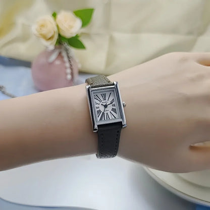 Fashion Women Quartz Wristwatches Simple Leather Strap Roman Dial Women's Watch Luxury Girl Gift Watches Hot Sale Reloj Mujer