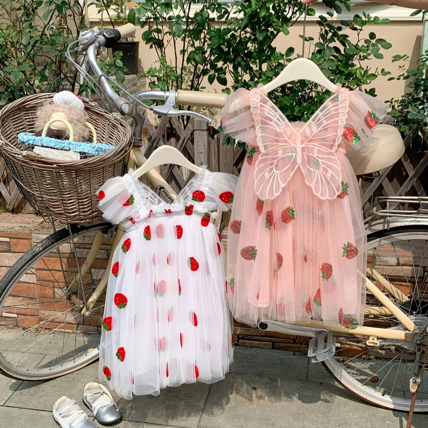 Novo Vestido Infantil de Verão com Asas - Vestido de Tule Bordado sem Mangas, Vestido Doce de Princesa para Meninas, Atacado