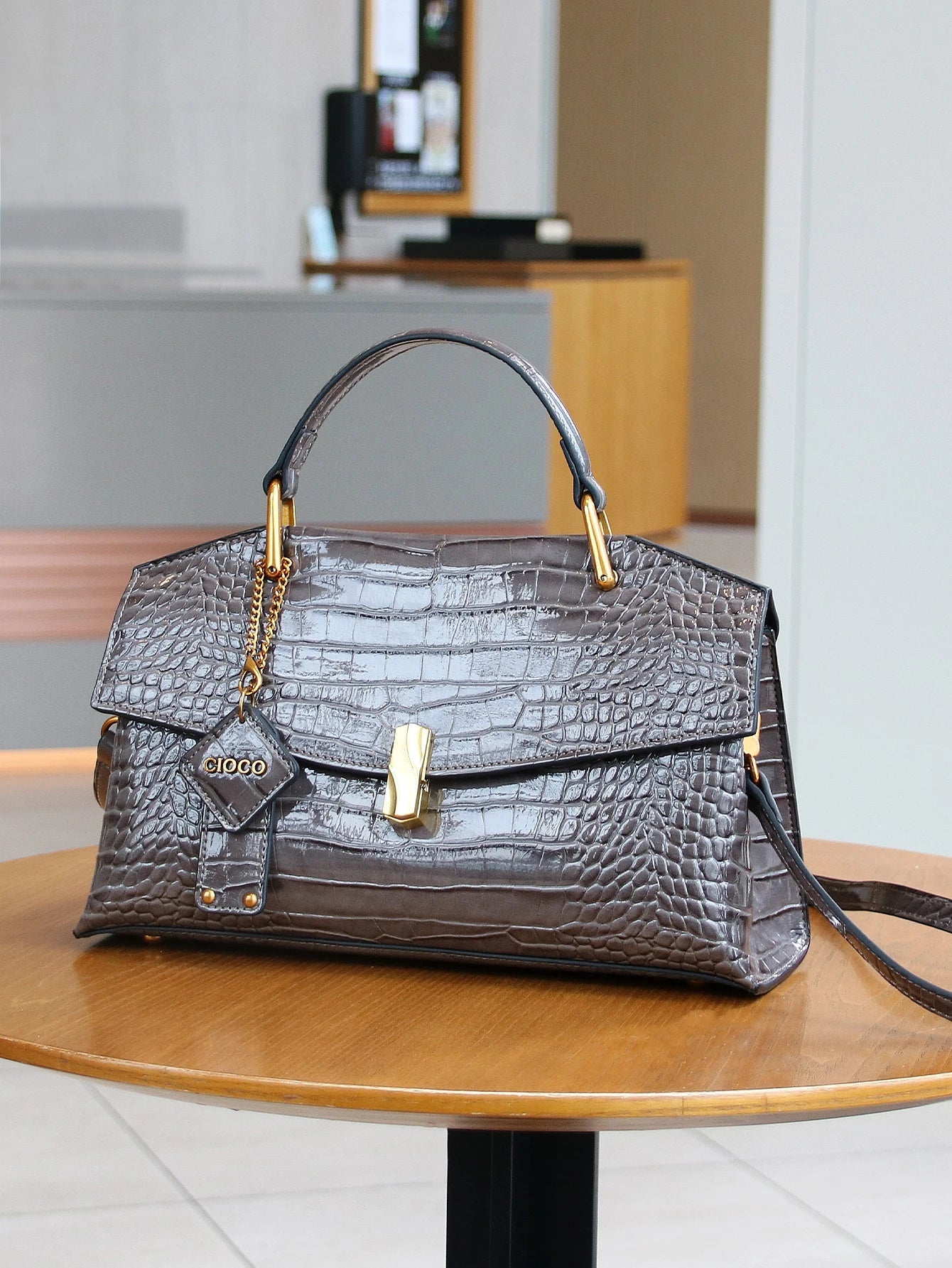2025 new retro blue snake-shaped high-grade handbag fashion luxury luxury handbag lightweight large-capacity one-shoulder messen